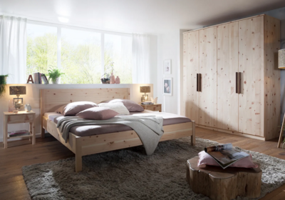 Holzschmiede Bett Diogenes in Zirbe, Kleiderschrank Kubus 4 türig in Zirbe