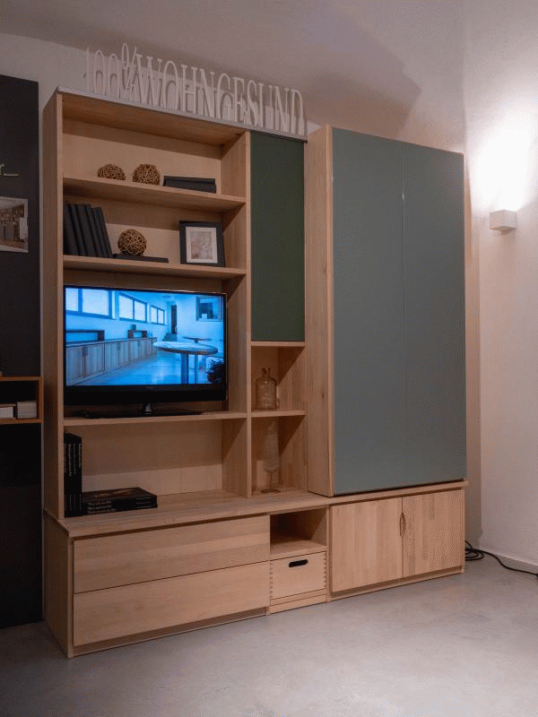 Trend Regalwand mit Schieberegal, Birke weißpigmentiert geölt, Fronten Sabeifarbing lackiertes Mattglas